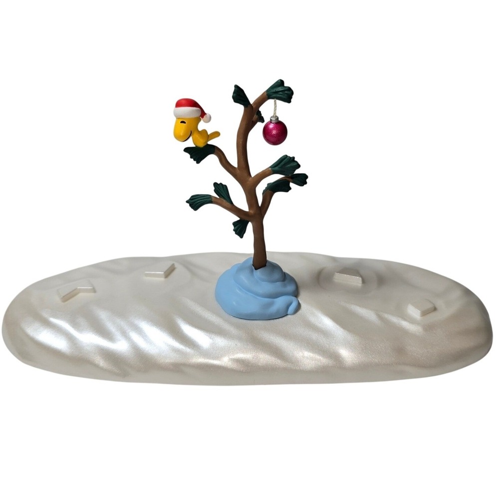 Hallmark Peanuts A Charlie Brown Christmas Snow Scene Tabletop Display 30th Anni